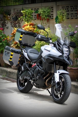 ขายดาวน์ kawasaki versys รถ ไม่ถึงเดือน วิ่ง 471 โล ของแต่ง แท้ทั้งคัน แต่งเยอะมาก ประกันชั้น1 เหลือ 11 เดือน ติดต่อ 0918759329