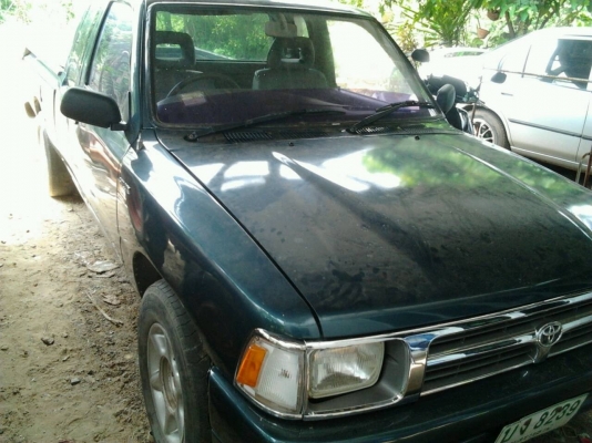 TOYOTA HILUX MIGHTY-X EXTRACAB 2.5 MT ปี 37 รถสวยเดิมๆสภาพดี เครื่องแห้งแรงดีไม่มีเยิ้ม ภายในเก๋งคอนโซลสวยครบ แอร์เย็น พวงมาลัยธรรมดา ช่วงล่างแน่นดี คัชซีสวยไม่มีดาม ยางสภาพดี 4 เส้นประมาณ 70\% พร้อมใช้งาน เอกสารทะเบียนครบ ราคาต่อรองได้ครับ