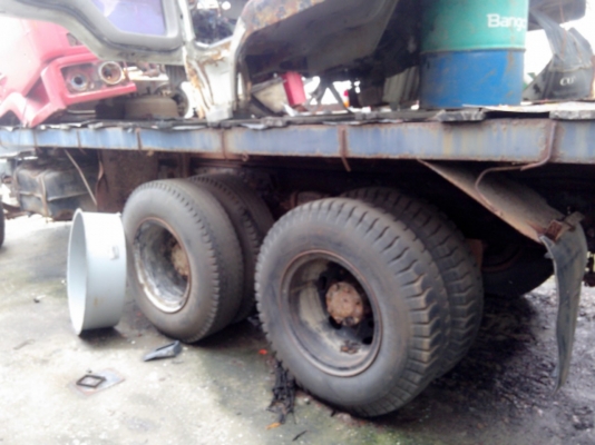 ขาย หัวเก๋ง คัชซี รถสิบล้อ พร้อมชุดเพลา2เพลา และคานหน้า