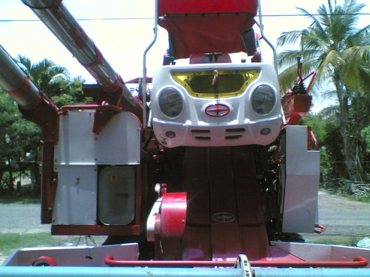 ขายรถเกี่ยวข้าว ศักดิ์พัฒนา ss300t