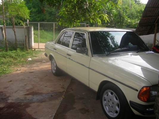 Benz 300D เครื่อง jz 2500 lpg ลงเล่มเรียบร้อยภาษีเต็มพร้อมใช้งาน