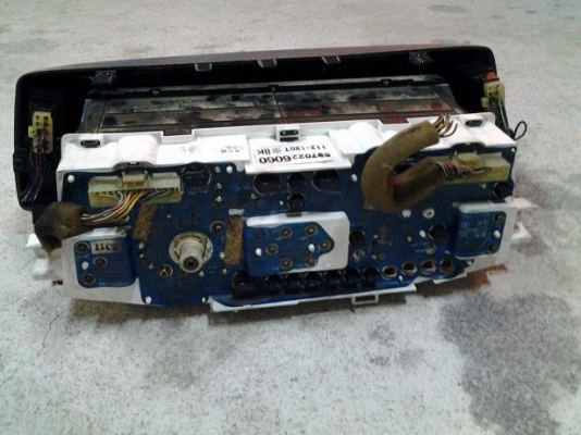 ขายเรือนไมล์พร้อมกรอบสวิทซ์ไฟ ISUZU TFRมังกร ครับ