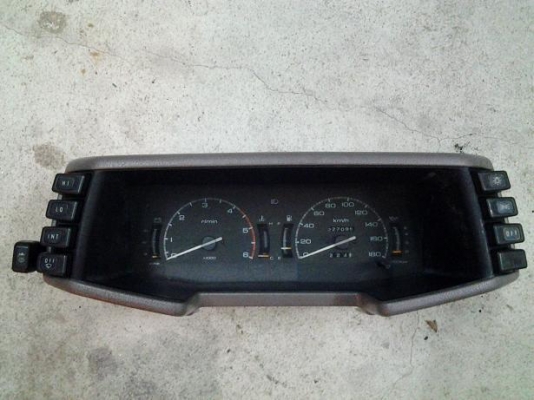 ขายเรือนไมล์พร้อมกรอบสวิทซ์ไฟ ISUZU TFRมังกร ครับ