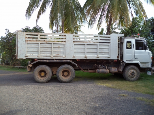 ขายสิบล้อดั๊ม2เพลา NISSAN 275HP