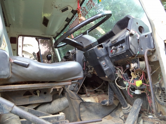 ขายสิบล้อดั๊ม2เพลา NISSAN 275HP