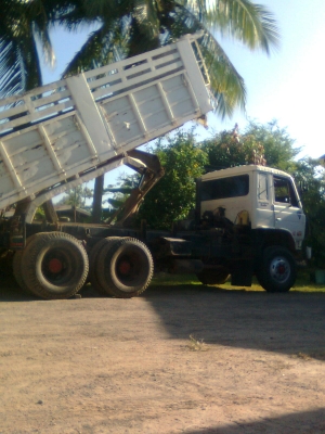 ขายสิบล้อดั๊ม2เพลา NISSAN 275HP