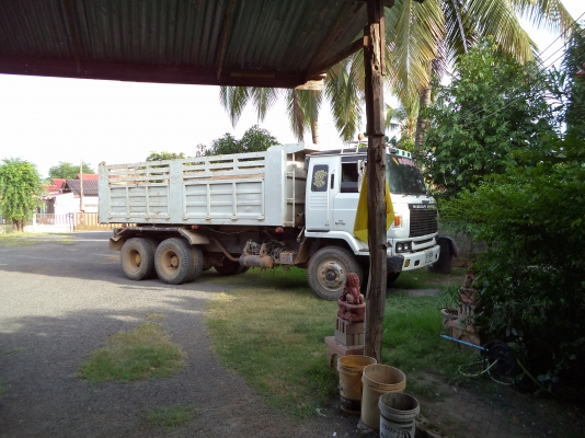 ขายสิบล้อดั๊ม2เพลา NISSAN 275HP