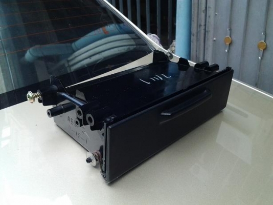 ขายช่องใส่ของใต้วิทยุ TOYOTA 1 din