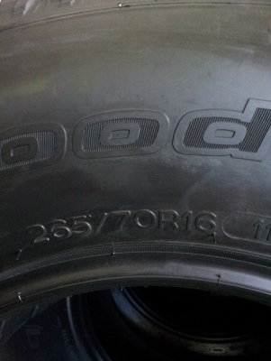 ขายยางใหม่ รถโฟร์วิล ขนาด 265/70R16 ราคาบ้านๆ ถูกสุดๆ