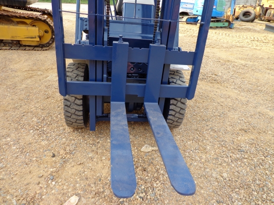 ขายรถยก KOMATSU FG 20-11 เครื่องเบนซิน ติดต่อคุณยุทธิ์ โทร. 081-9870866 คุณจิ๊ด โทร. 089-7949488