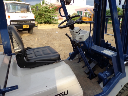 ขายรถยก KOMATSU FG 20-11 เครื่องเบนซิน ติดต่อคุณยุทธิ์ โทร. 081-9870866 คุณจิ๊ด โทร. 089-7949488