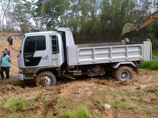 ขายหกล้อดั้ม HINO 195HP เปลี่ยนสัญญาเฉพาะ ภาคเหนือ