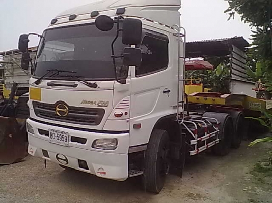 สิบล้อ หัวลากมีระบบดั้ม