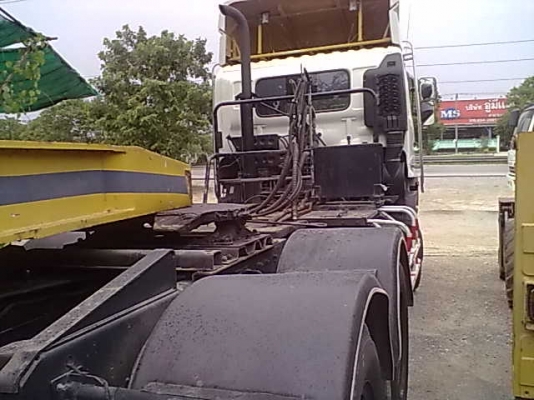 สิบล้อ หัวลากมีระบบดั้ม