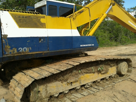 KOMATSU PC200-5 เครื่องเดิม ปั้มเดิม ไฟฟ้าแจ่ม แอรเย็น