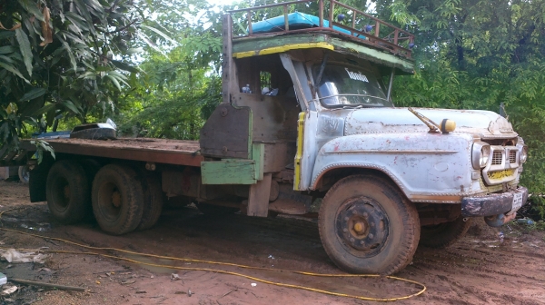 รถหางปลาบรรทุกรถแม็คโค