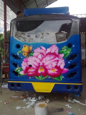 ขายรถบัสด่วนทำสีมาใหม่เพนลายยังไม่ได้ใช่เลยเครื้องเสียต้องการใช่เงิน