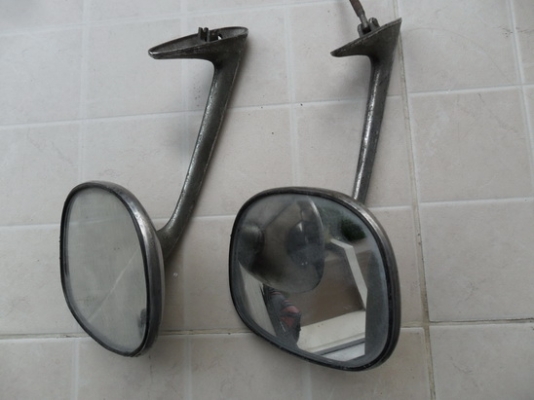 กระจกแก้ม