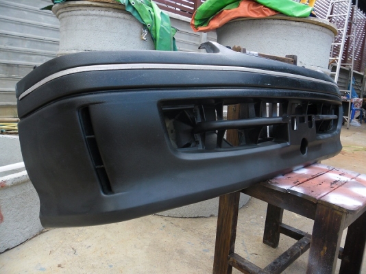 ขายกันชนหน้ารถตู้หัวจรวดครับ