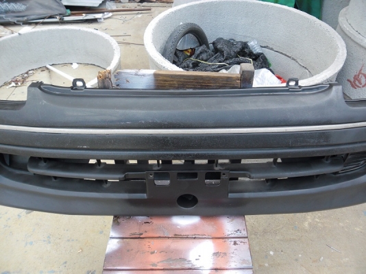 ขายกันชนหน้ารถตู้หัวจรวดครับ