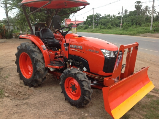 ปัญญาแทรคเตอร์มาแล้ว...จัดมา นางฟ้า คูโบต้า L3608  ใบมีดคานล่าง
