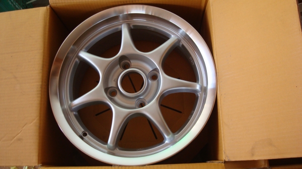 ขายล้อแม็ก 15*7 4 รู 114 และอะแด็ปเตอร์ 4/100 ออก 4/114