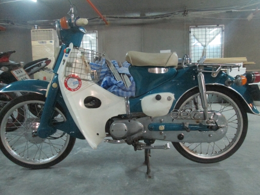 ขายคับ c ถังแยก แฮนด์ตรง เครื่องเดิม สภาพเทวดา ทะเบียนพร้อมโอน 18500