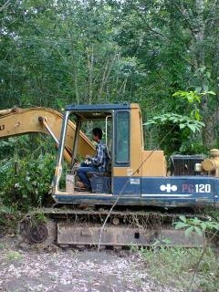 KOMATSU PC120-3 เครื่องปั้มเดิมรอลเลอร์7ลูก รถทำงานอยู่