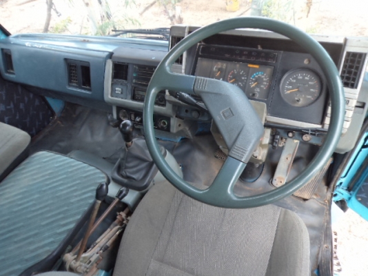 ขายรถ6ล้อใหญ่อีซูซุร็อกเครื่อง195แรง ช่วงยาว5.30 สภาพสวยๆพร้อมใช้