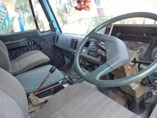 ขายรถ6ล้อใหญ่อีซูซุร็อกเครื่อง195แรง ช่วงยาว5.30 สภาพสวยๆพร้อมใช้