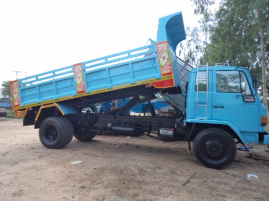 ขายรถ6ล้อใหญ่อีซูซุร็อกเครื่อง195แรง ช่วงยาว5.30 สภาพสวยๆพร้อมใช้