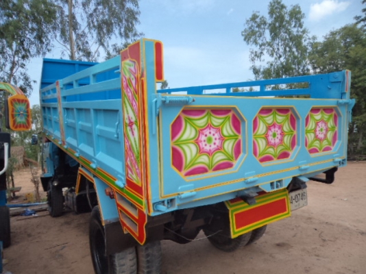 ขายรถ6ล้อใหญ่อีซูซุร็อกเครื่อง195แรง ช่วงยาว5.30 สภาพสวยๆพร้อมใช้