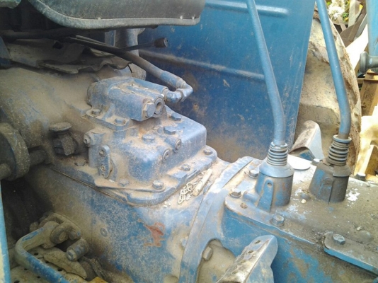 ขายรถไถฟอร์ด6610ติดบุ้งกี๋หน้า ขายรถไถฟอร์ด6610ติดบุ้งกี๋หน้า