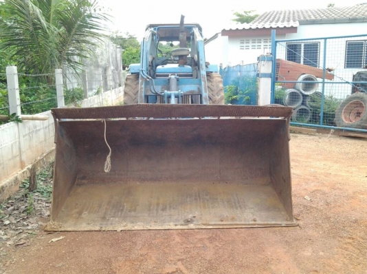 ขายรถไถฟอร์ด6610ติดบุ้งกี๋หน้า