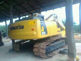 ขาย KOMUTSU pc200 รุ่น6