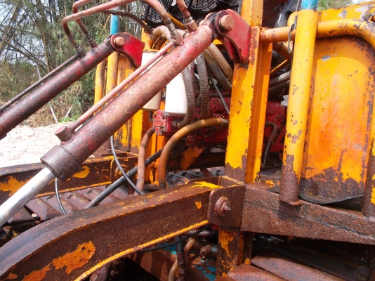 ขายรถตีดิน