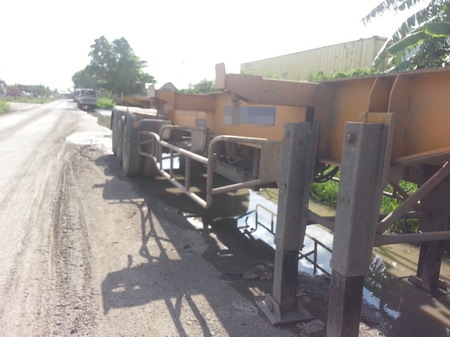 นิสันหัวลิทั่ม พร้อมหางก้างสามเพลาพร้อมเครื่องเจ็นเซ็ต เครื่อง290T ราคาต่อรองได้ครับ