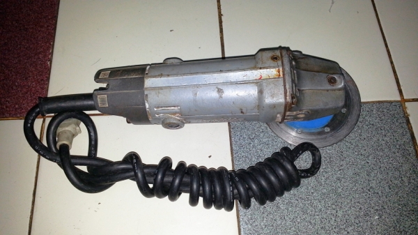 ขายหินเจีย(ลูกหมู)ขนาดใส่ใบ4นิ้วยี่ห้อMAKITAรุ่น9500ของแท้MADE IN JAPAN ขายหินเจีย(ลูกหมู)ขนาดใส่ใบ4นิ้วยี่ห้อMAKITAรุ่น9500ของแท้MADE IN JAPAN