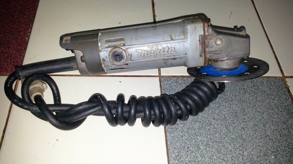 ขายหินเจีย(ลูกหมู)ขนาดใส่ใบ4นิ้วยี่ห้อMAKITAรุ่น9500ของแท้MADE IN JAPAN ขายหินเจีย(ลูกหมู)ขนาดใส่ใบ4นิ้วยี่ห้อMAKITAรุ่น9500ของแท้MADE IN JAPAN