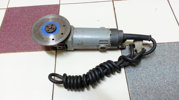 ขายหินเจีย(ลูกหมู)ขนาดใส่ใบ4นิ้วยี่ห้อMAKITAรุ่น9500ของแท้MADE IN JAPAN ขายหินเจีย(ลูกหมู)ขนาดใส่ใบ4นิ้วยี่ห้อMAKITAรุ่น9500ของแท้MADE IN JAPAN