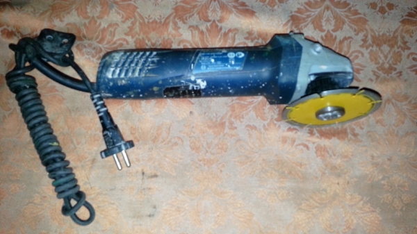 ขายลูกหมูหินเจียขนาด4นิ้วกำลังวัตต์สูงๆยี่ห้อboschสภาพสวยๆเดิมๆครับ