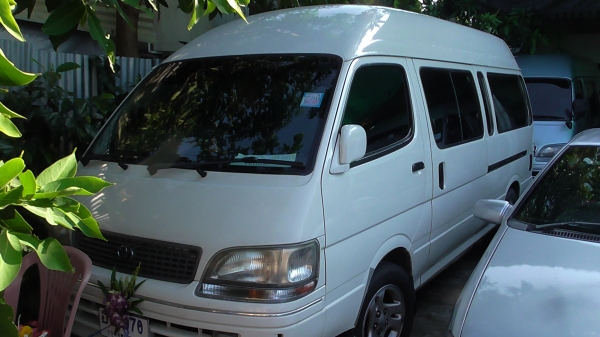 ขายรถตู้โตโยต้าหลังคาสูงหัวจรวดแปลงหน้าตาเหยี่ยวปี 1996