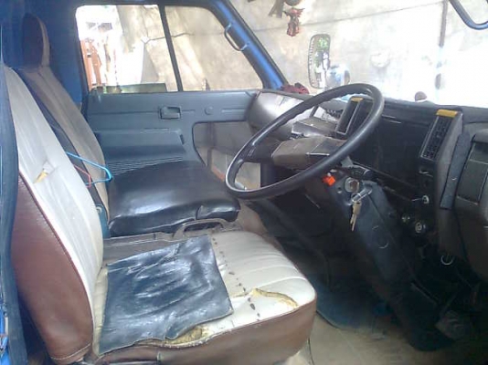 ต้องการขาย / รถ 6 ล้อ ISUZU 115