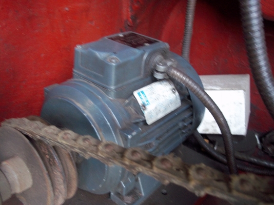 ขายเครื่องกัดเหล็ก ใส่ใบมีดคัดเตอร์ 23000