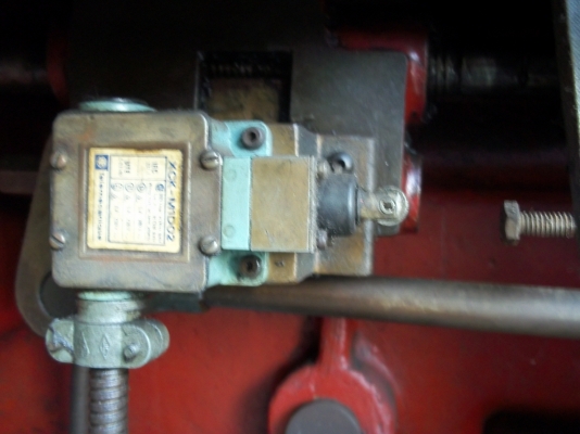 ขายเครื่องกัดเหล็ก ใส่ใบมีดคัดเตอร์ 23000