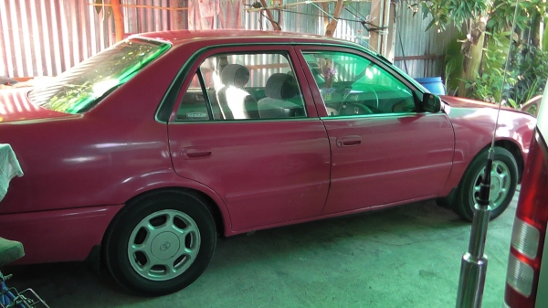 ขายรถเก๋งโตโยต้าสามห่วงตองหนึ่งปลดจากแท็กซี่