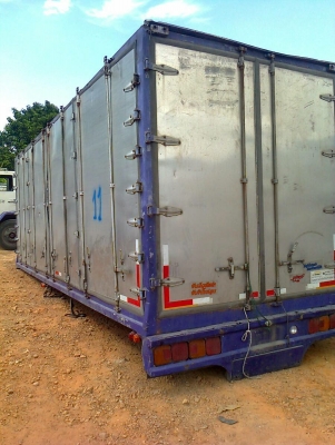 ต้องการขาย / ตู้สวิง 10 บาน / ยาว 7.30 เมตร