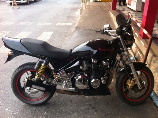 ด่วนขาย Kawasaki Zephyr 400 ทะเบียนสภาพสวยๆราคาโดนๆ 69000
