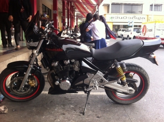 ด่วนขาย Kawasaki Zephyr 400 ทะเบียนสภาพสวยๆราคาโดนๆ 69000