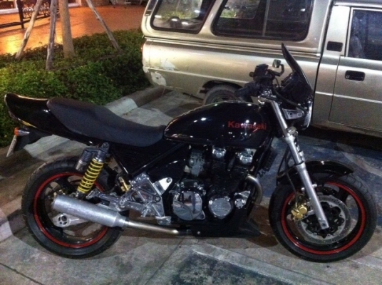 ด่วนขาย Kawasaki Zephyr 400 ทะเบียนสภาพสวยๆราคาโดนๆ 69000